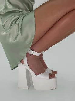 Windsor Smith Monaco Platform Heels White -Fashion shoes 0 modelinfo elle us4 1a962f20 da07 47ec b4ef c39dac6063af
