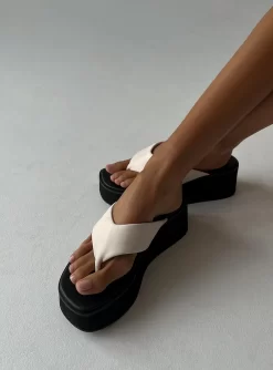 Princess Polly Crawley Sandals Cream