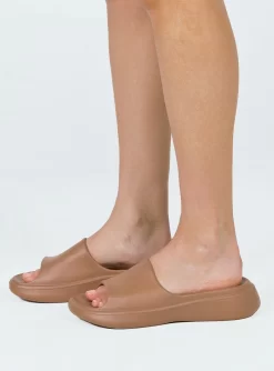 Princess Polly Havana Slides Choc Latte 8 Princess Polly Havana Slides Choc Latte -Fashion shoes 2 01b6742c e4c4 43b8 a118 79f6a2f96c56