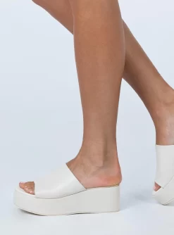 Britta Platform Heels Beige -Fashion shoes 3 b512dbb1 5988 4c42 8139 dfcafafad02a