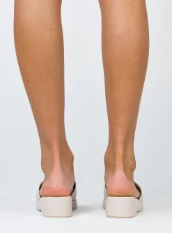 Princess Polly Delia Sandals Beige -Fashion shoes 4 48830421 0662 4617 8bc8 77bd01a78411