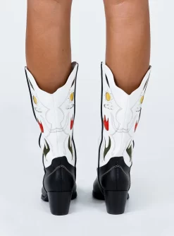 Princess Polly Rosewood Boots Black -Fashion shoes 4 92ae4025 cb50 46e0 b139 dddeebaea9d3