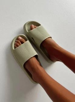 Princess Polly Benito Slides Green -Fashion shoes 4 c0a72cbe 7b37 471f 85e2 5463e27d18fa